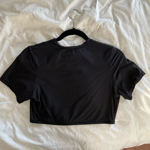 SKIMS Fits Everybody Super Cropped T-Shirt - Picture 2 of 3